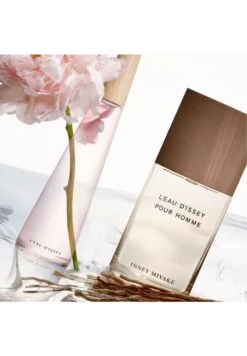 Issey Miyake L'Eau D'Issey Pour Homme Vétiver -Parfum Soldes Boutique eau d issey pour homme vetiver eau de toilette intense issey miyake 100 ml 3 1